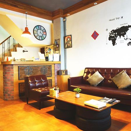 Knock Knock Hostel Kaohsiung Esterno foto