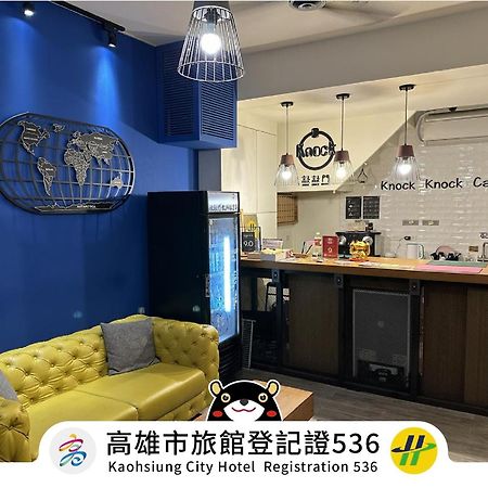 Knock Knock Hostel Kaohsiung Esterno foto
