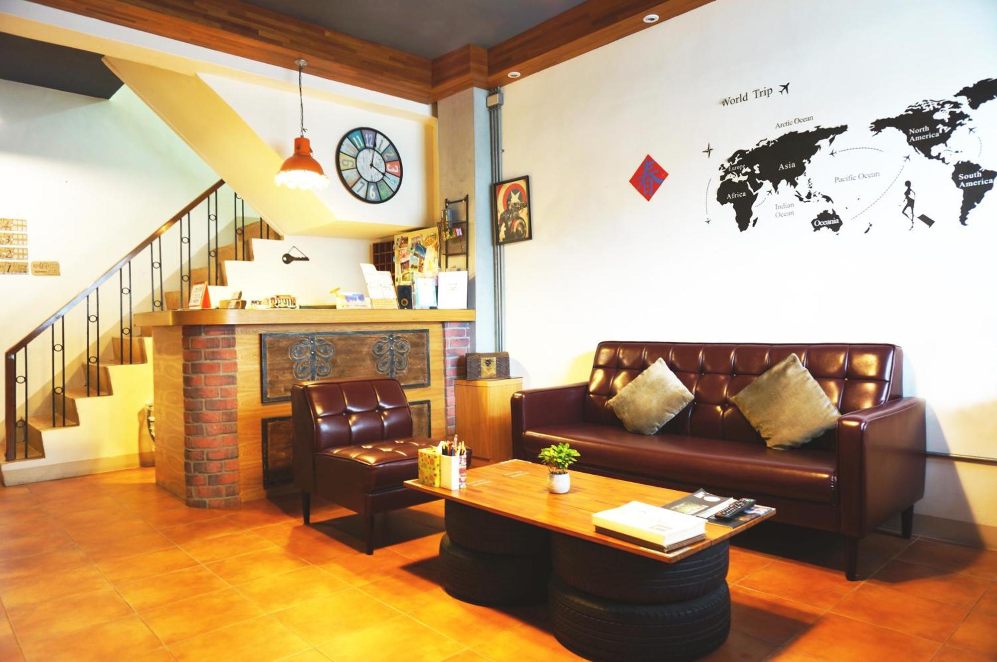 Knock Knock Hostel Kaohsiung Esterno foto