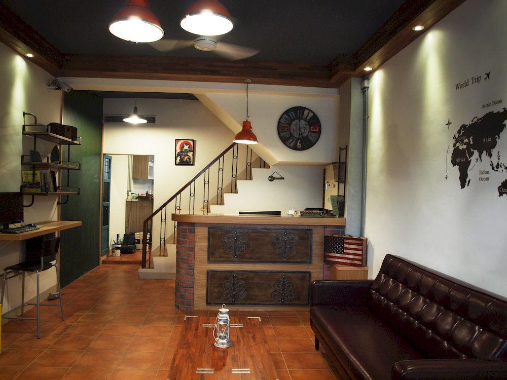 Knock Knock Hostel Kaohsiung Esterno foto
