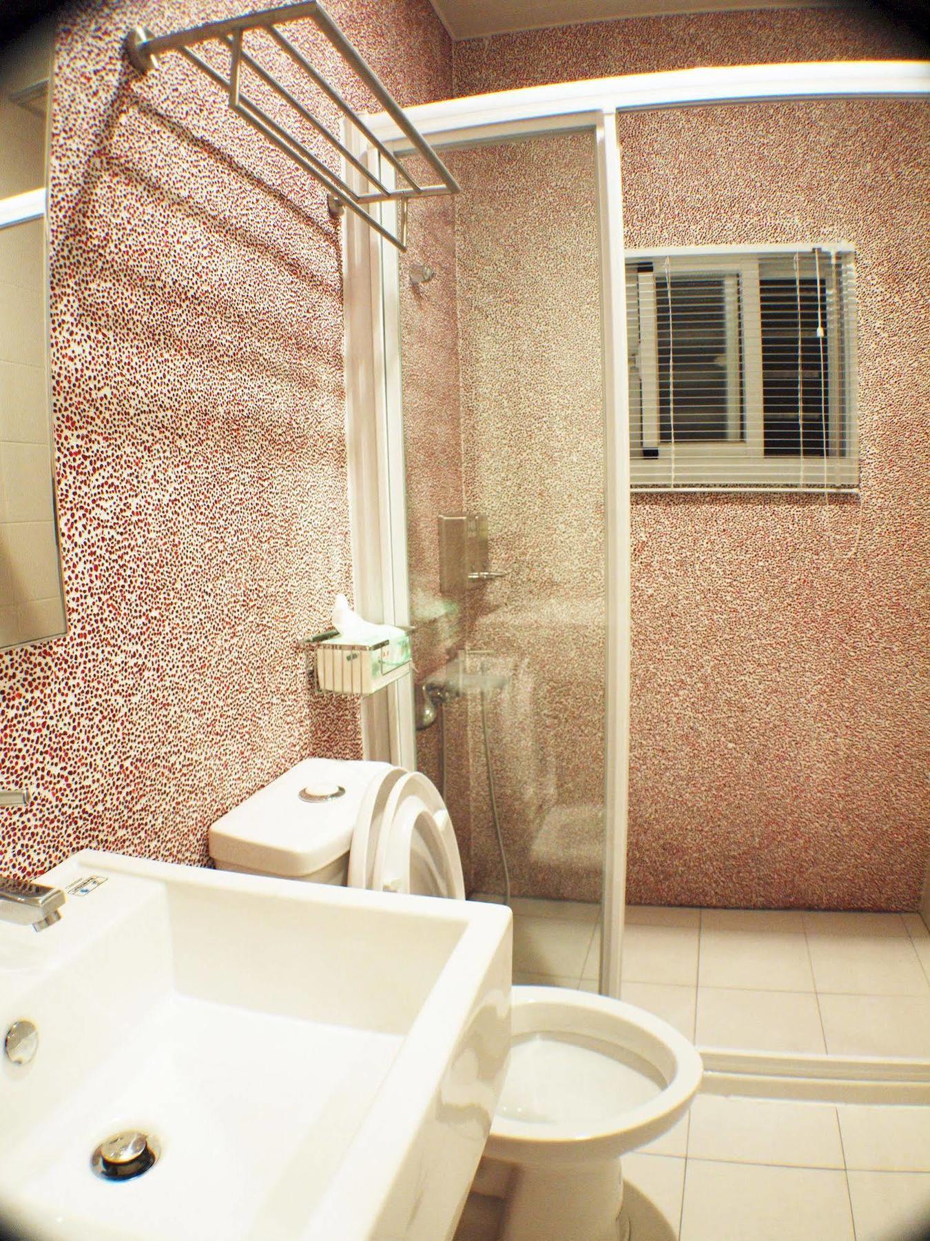 Knock Knock Hostel Kaohsiung Esterno foto